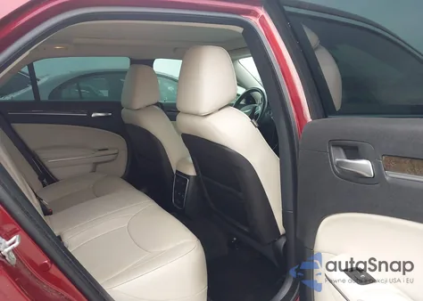 2015 Chrysler 300C z USA, uszkodzony, nr VIN 2C3CCAET7FH859639